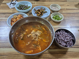 윤가네닭칼국수 3