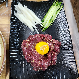 Heukdwaejiwanureongi (흑돼지와누렁이) 3