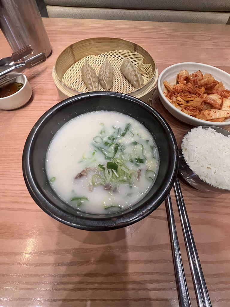 Hanchonseolleongtang (한촌설렁탕) 3