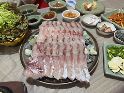 Yehasusan hoetjip (예하수산 횟집) 2