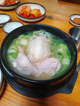 Seoulnokgaksamgyetang (서울녹각삼계탕) 1