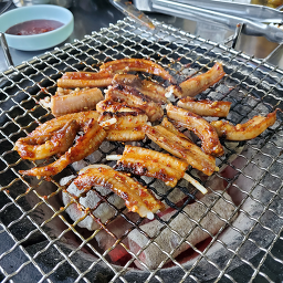 Kkomsamokkomjangeo sutbulgui (꼼사모꼼장어 숯불구이) 3
