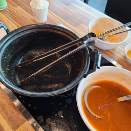 Deungchonsyabeukalguksu (등촌샤브칼국수) 2