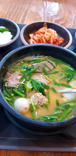 Mubokkagukbap (무보까국밥) 1