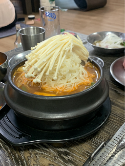 Dwaejihanmari (돼지한마리) 3