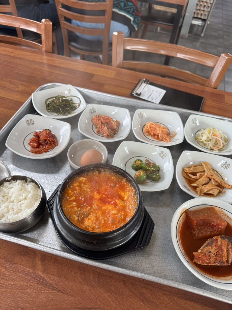 Jeontongmaetdolsundubu (전통맷돌순두부) 2