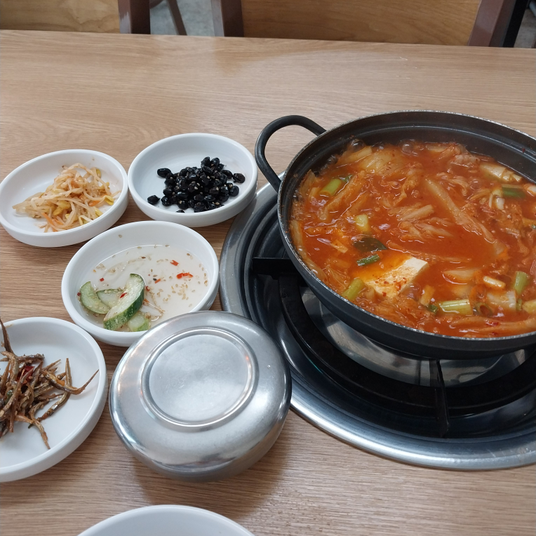 Jjigaeuiminjok (찌개의민족) 2