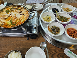 Jeontongsundubu (전통순두부) 3