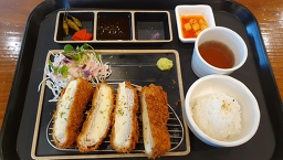 Donkkaseukeulreop (돈까스클럽) 3