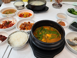 Palpalsundae (팔팔순대) 1