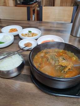 느티나무한우국밥 2