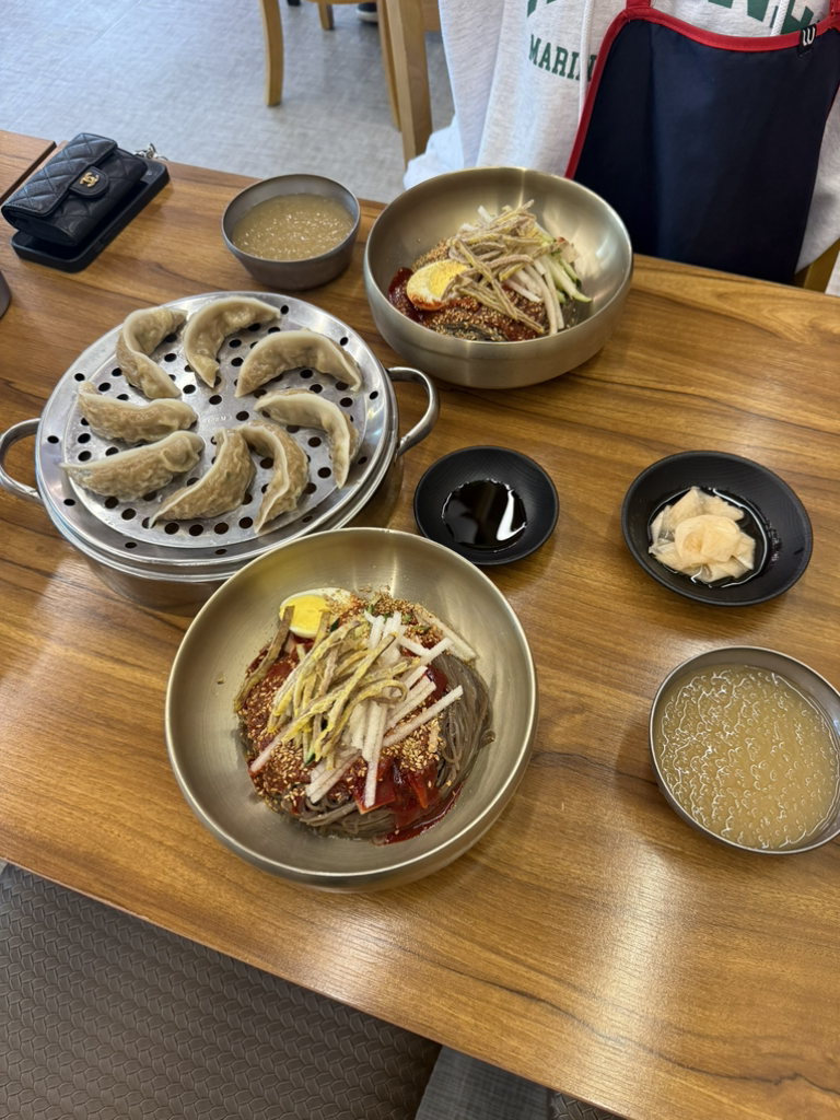 Gangssine acheon chiknaengmyeon (강씨네 아천 칡냉면) 1