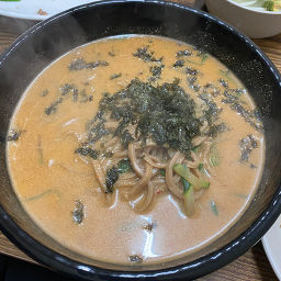 Mukjipdotorikal guksu (묵집도토리칼 국수) 3