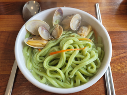 Geumganghaguduk haemulkalguksu (금강하구둑 해물칼국수) 1