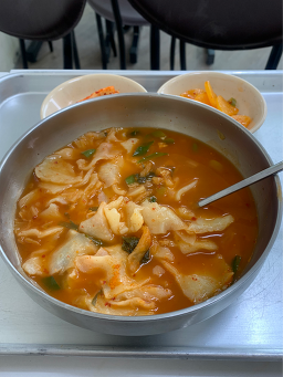 공릉동원조멸치국수 원남동점 대표 사진