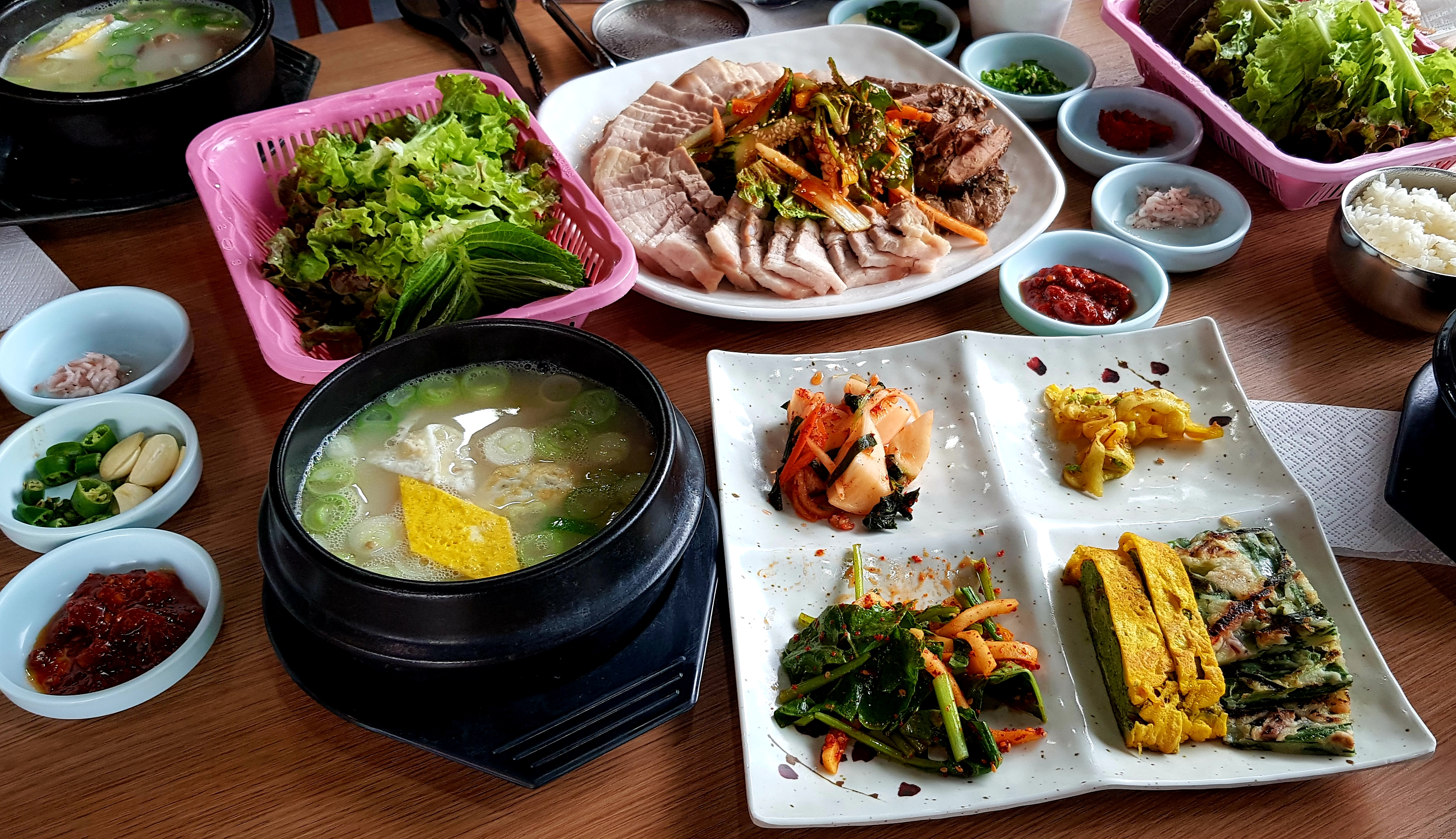 Baenamugomtang (배나무곰탕) 1