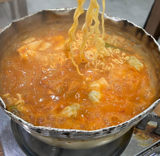 사거리집 양푼이김치찌개삼겹살 대표 사진