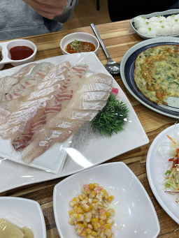 Sinpungjonghapeosijang (신풍종합어시장) 2