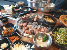 Kkotdwaejisutgama (꽃돼지숯가마) 3