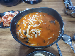 Kongjwipatkalguksu (콩쥐팥칼국수) 2