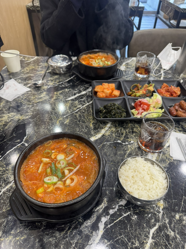 투뿔한우천국 학동역점 사진 2