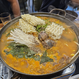 Mubongritojongsundaeguk (무봉리토종순대국) 1