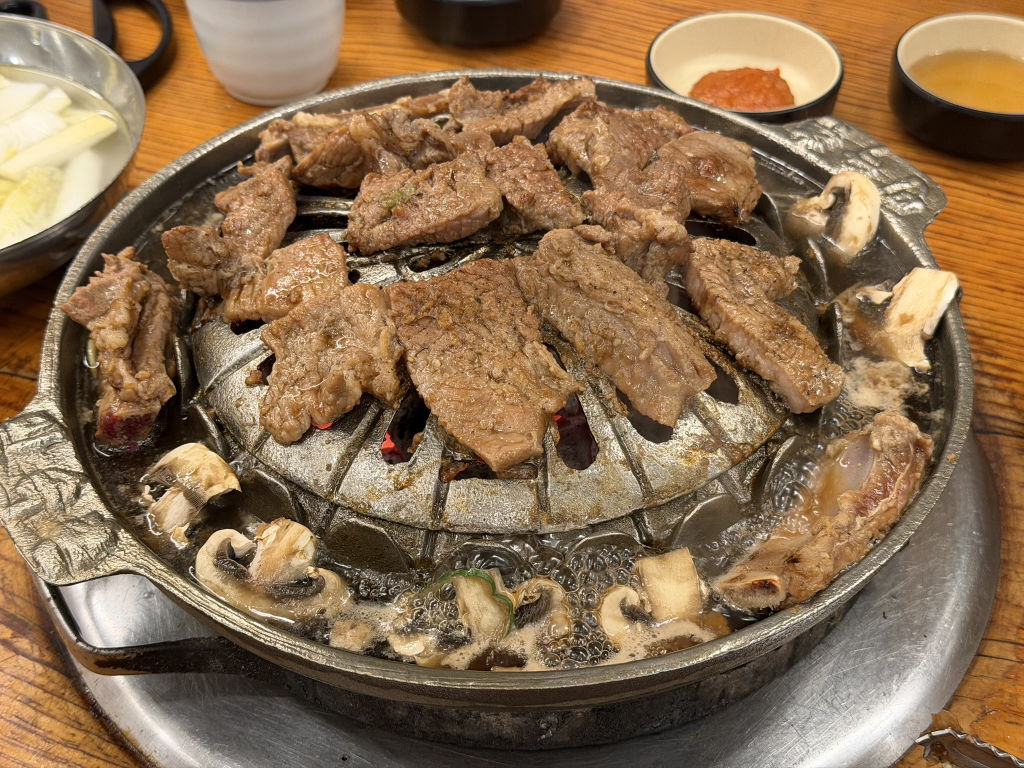 Namdongsutbulgalbi (남동숯불갈비) 1