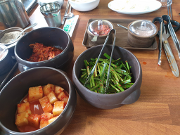 Malbokinegabojatojongsundaeguk (말복이네가보자토종순대국) 2