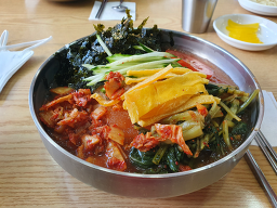 Jeongtongdakkalguksu (정통닭칼국수) 3