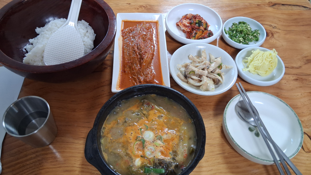 Heosamdulgil chueotang (허삼둘길 추어탕) 2