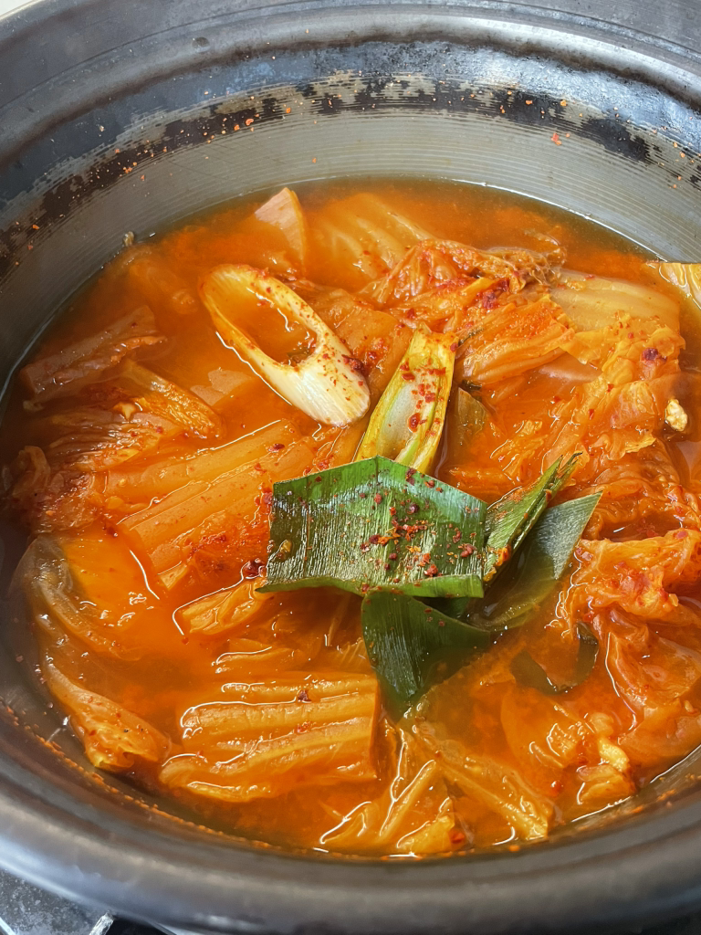 돈돼지유생삼겹살김치찌개 본점 사진 2