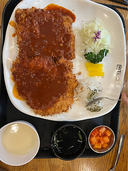 Swepeudonkkaseu (쉐프돈까스) 3
