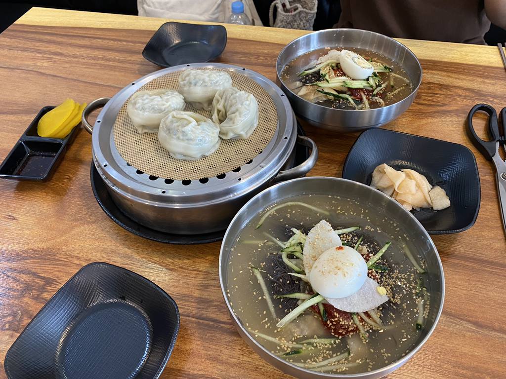 Yukcheonmyeongga (육천명가) 1