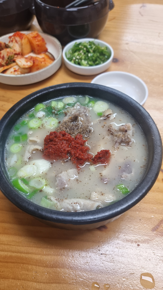 Dwaejisikdang 4