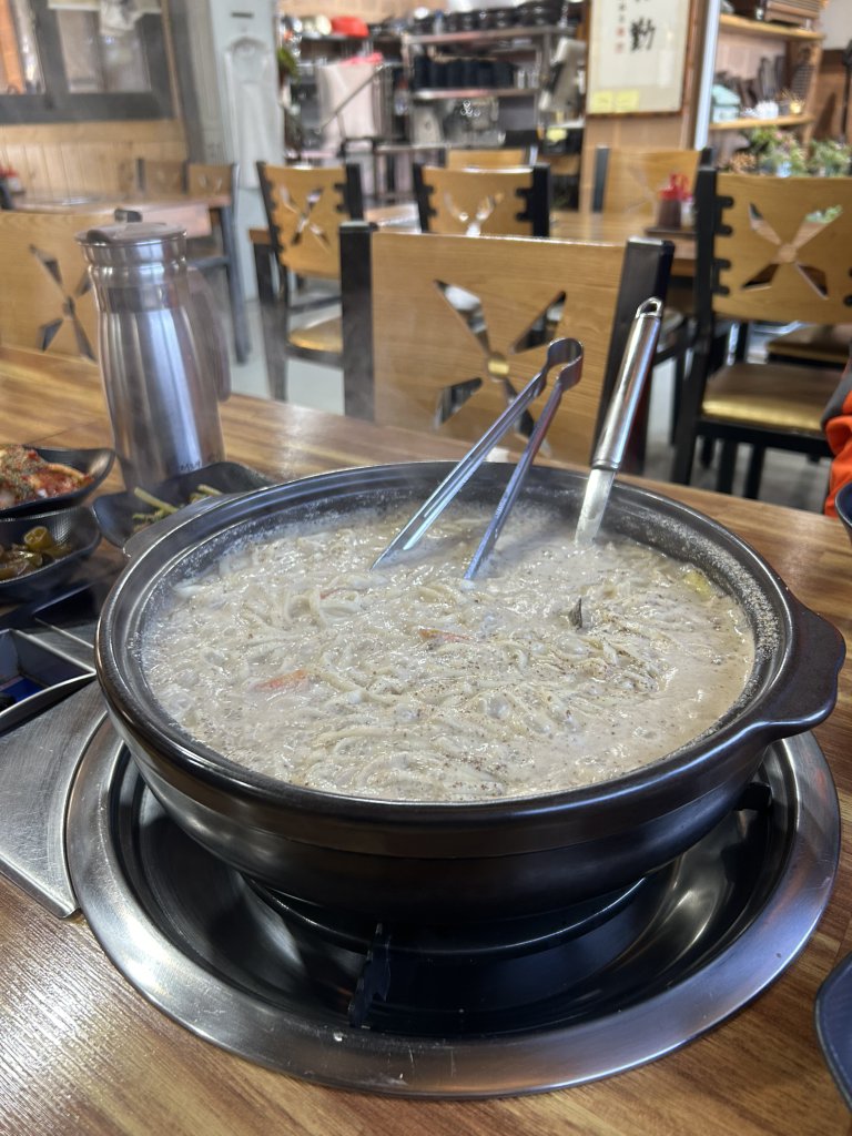 Singsingkalguksu (싱싱칼국수) 2