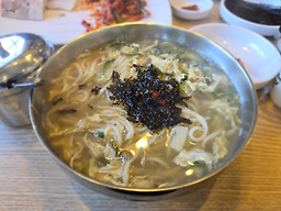 충무칼국수보쌈 1