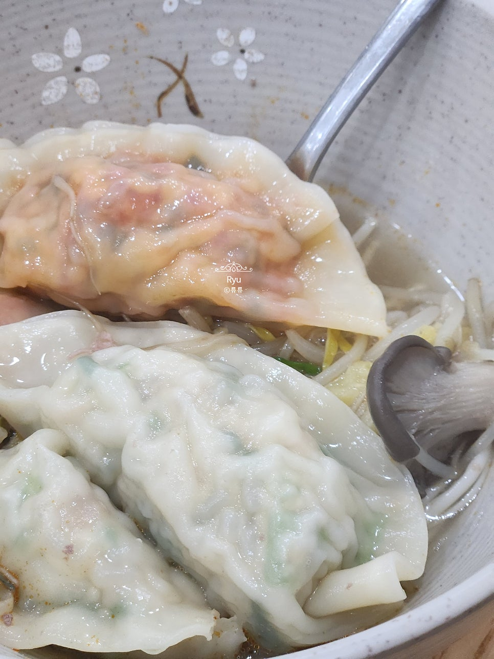 Urimkalguksujeonjujeom, gotukeopi (우림칼국수전주점, 고투커피) 2