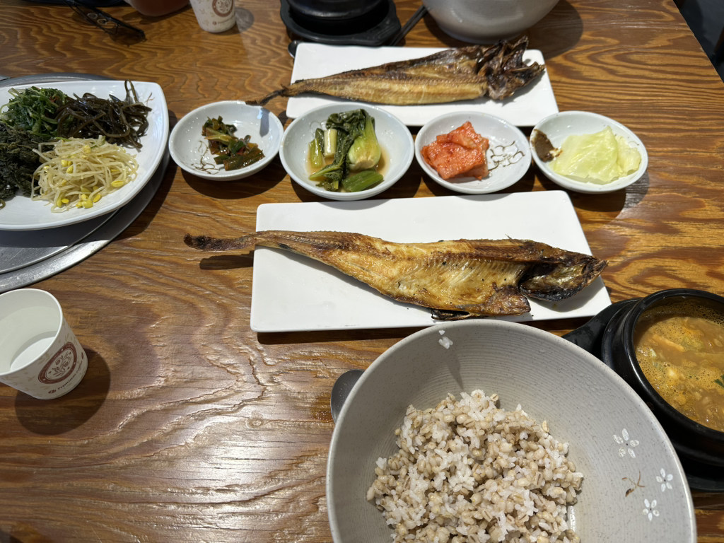 Daraenamusondubu (다래나무손두부) 1