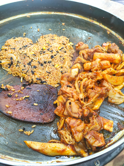 Chuncheondakgalbi (춘천닭갈비) 2