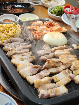Hyangnamujip (향나무집) 1