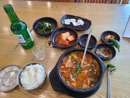 Gohyangokeolkeunsundaeguk (고향옥얼큰순대국) 3
