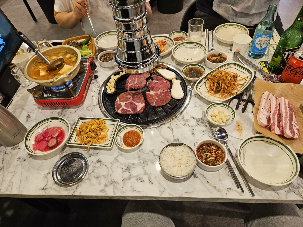 Gogigupneunbangatgan (고기굽는방앗간) 3
