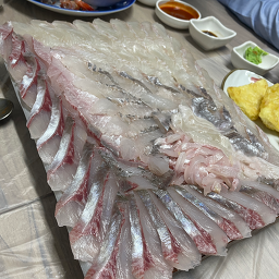 Hwamyeonghoetjip (화명횟집) 1