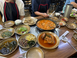 Keunbawigadeun (큰바위가든) 1