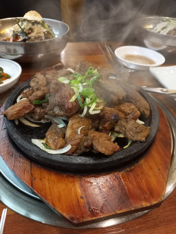 Ujeongmyeonok (우정면옥) 1