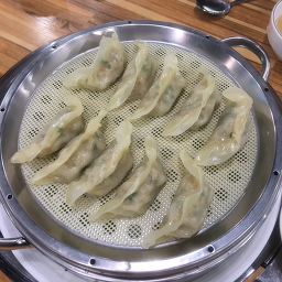 Marumemilguksumandu (마루메밀국수만두) 2