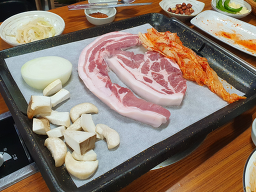 보물촌꺼먹돼지 1