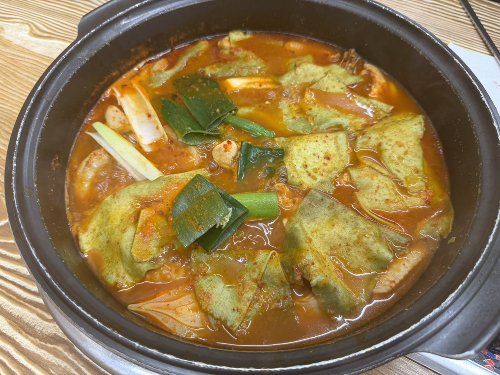Tobangdakmaeuntang (토방닭매운탕) 2