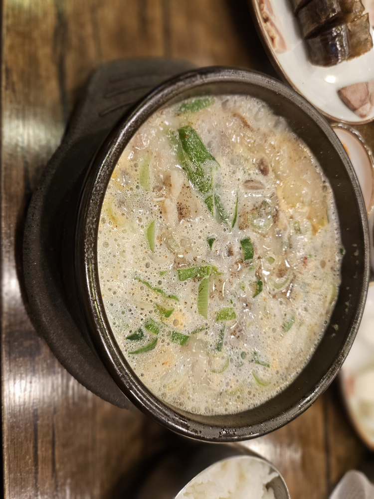 Sinuijuchapssalsundae (신의주찹쌀순대) 3