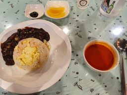 Yuraeyennalsonjjajang (유래옛날손짜장) 1